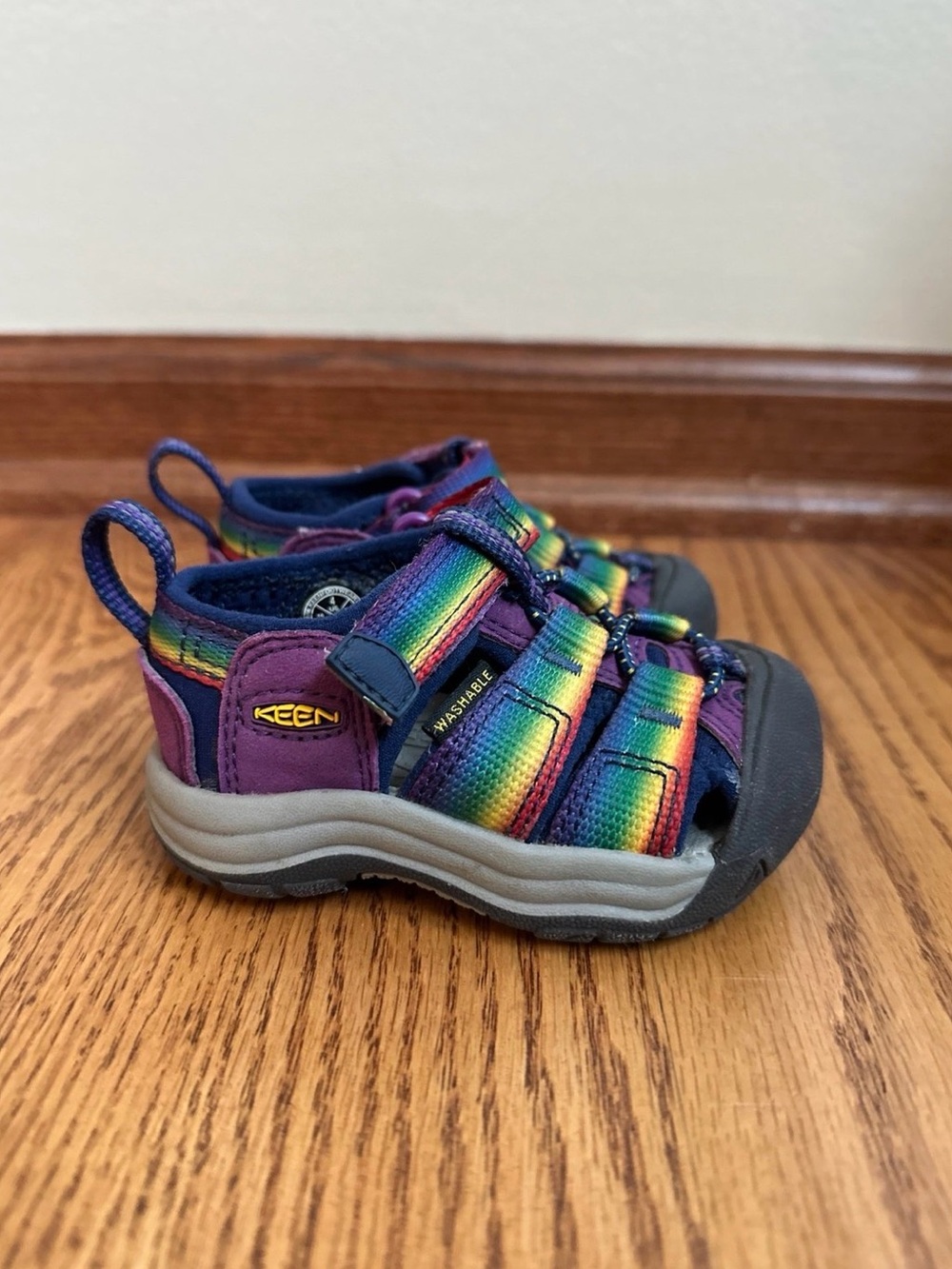 KEEN Sandals Girls 4 Baby/Toddler Purple Rainbow